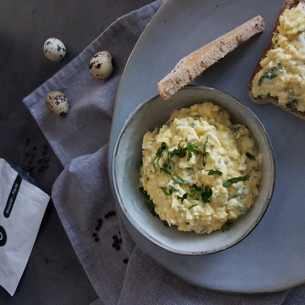 Vajíčková pomazánka s černým Kampotským pepřem