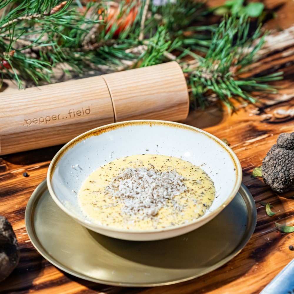 Uzená lanýžová aioli s bílým Kampotským pepřem