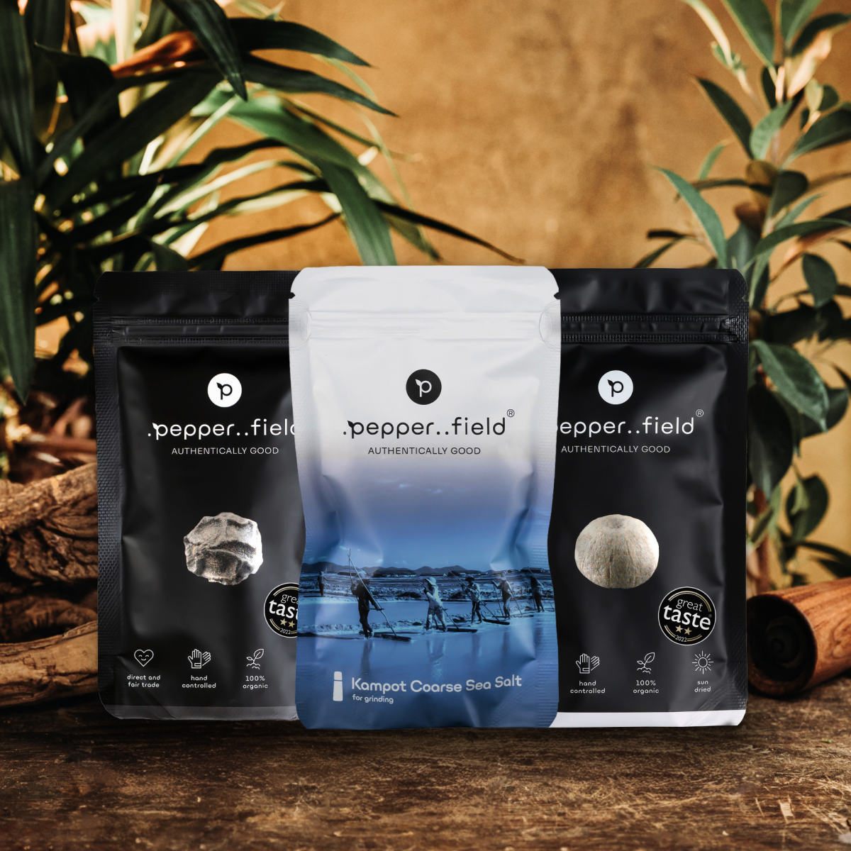 Set: black and white Kampot  pepper, coarse-grained Kampot salt 