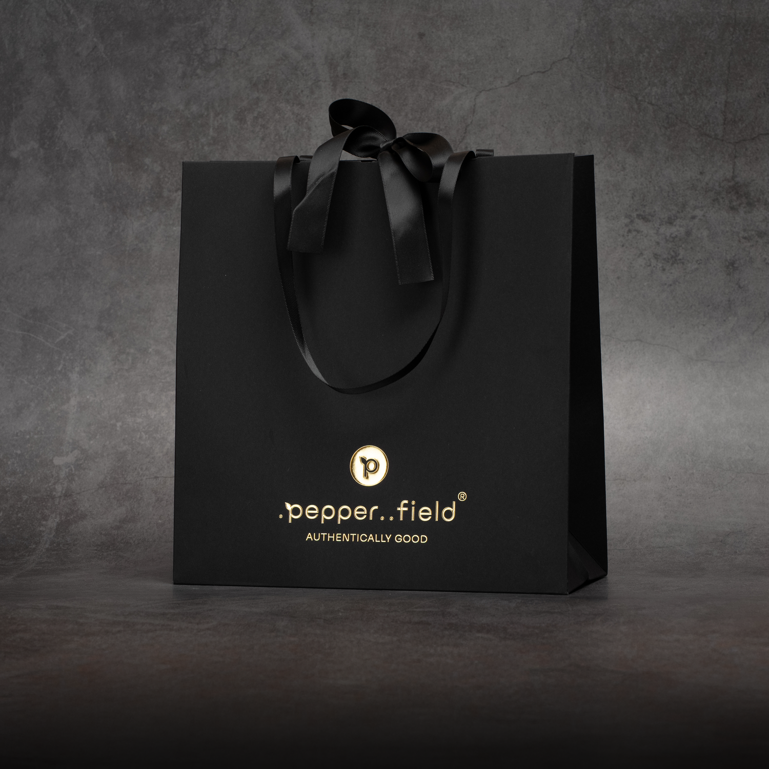 Luxury gift bag – black and gold 