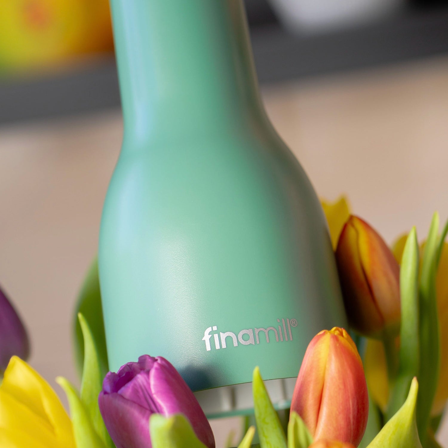 Spring package: rechargeable green Grinder FinaMill with a supply of pepper 